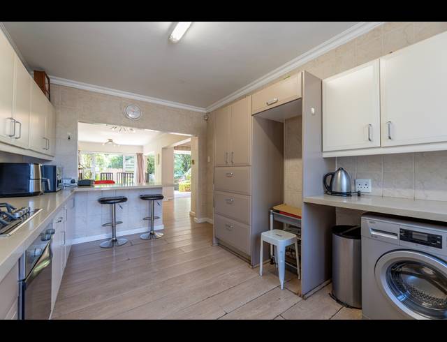 3 BEDROOM TOWNHOUSE FOR SALE IN BRYANSTON